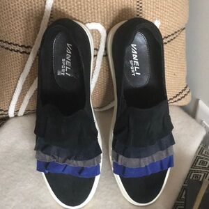 Vaneli Suede shoes! Italy